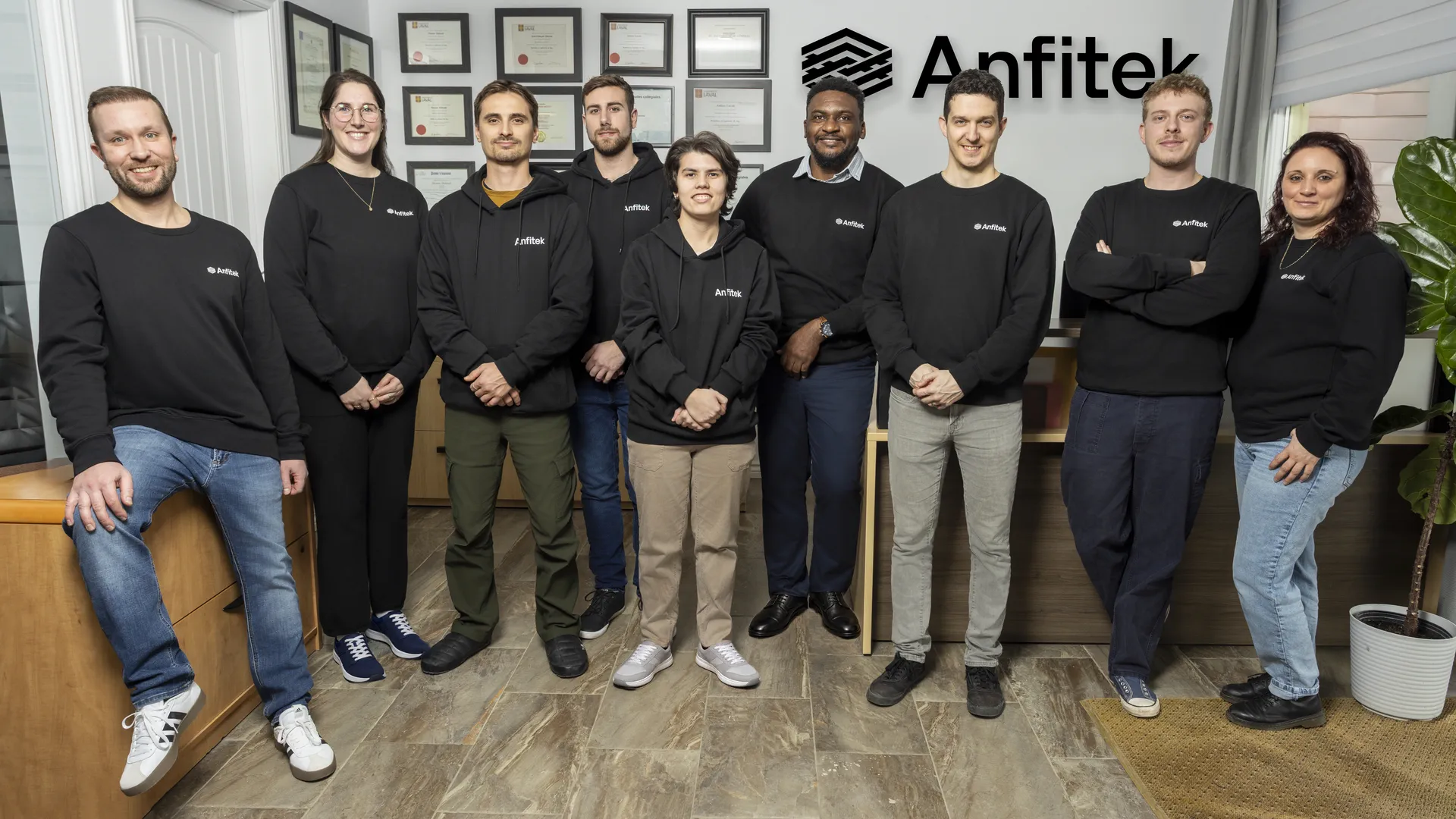 Photo de l'équipe complète d'Anfitek